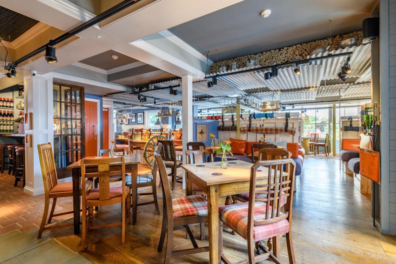 The Running Horse 4* Winchester