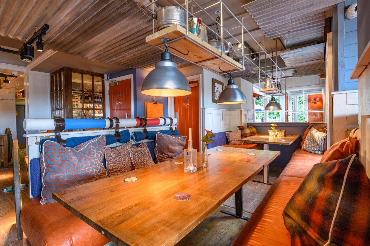 The Running Horse 4* Winchester