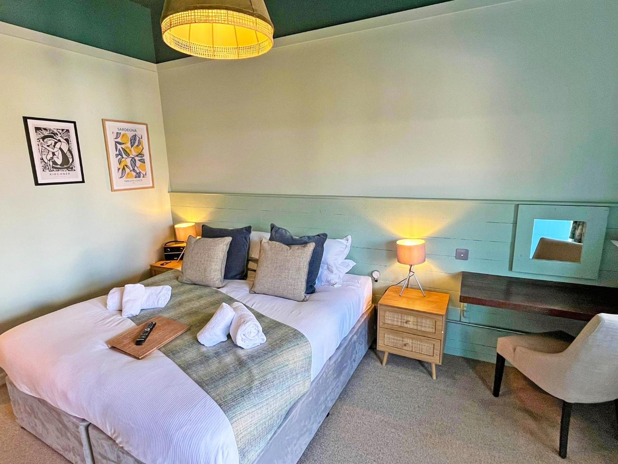 The Running Horse 4* Winchester